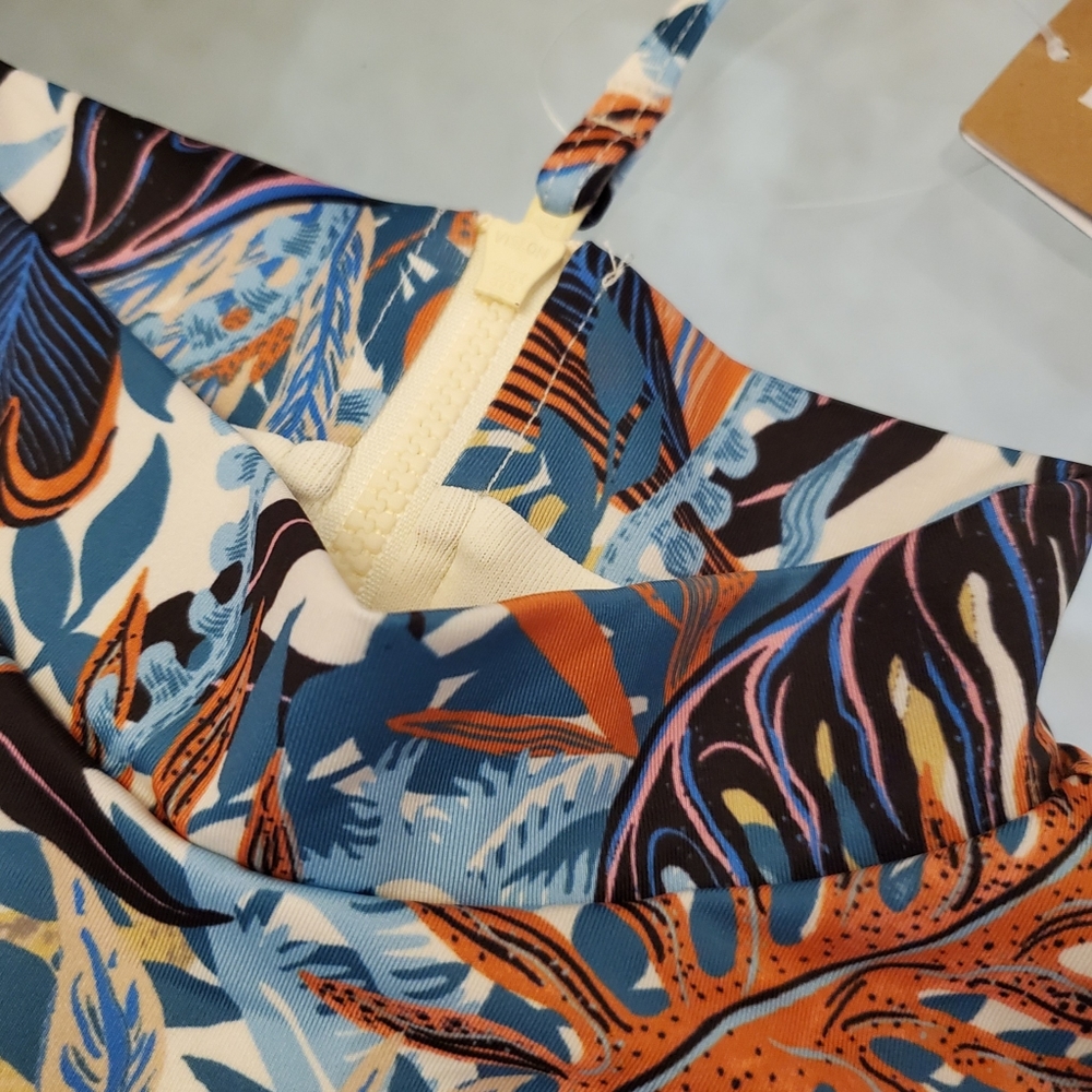 Patagonia Surf Swell Seeker Rash Guard Swimsut - Picture 8 of 12